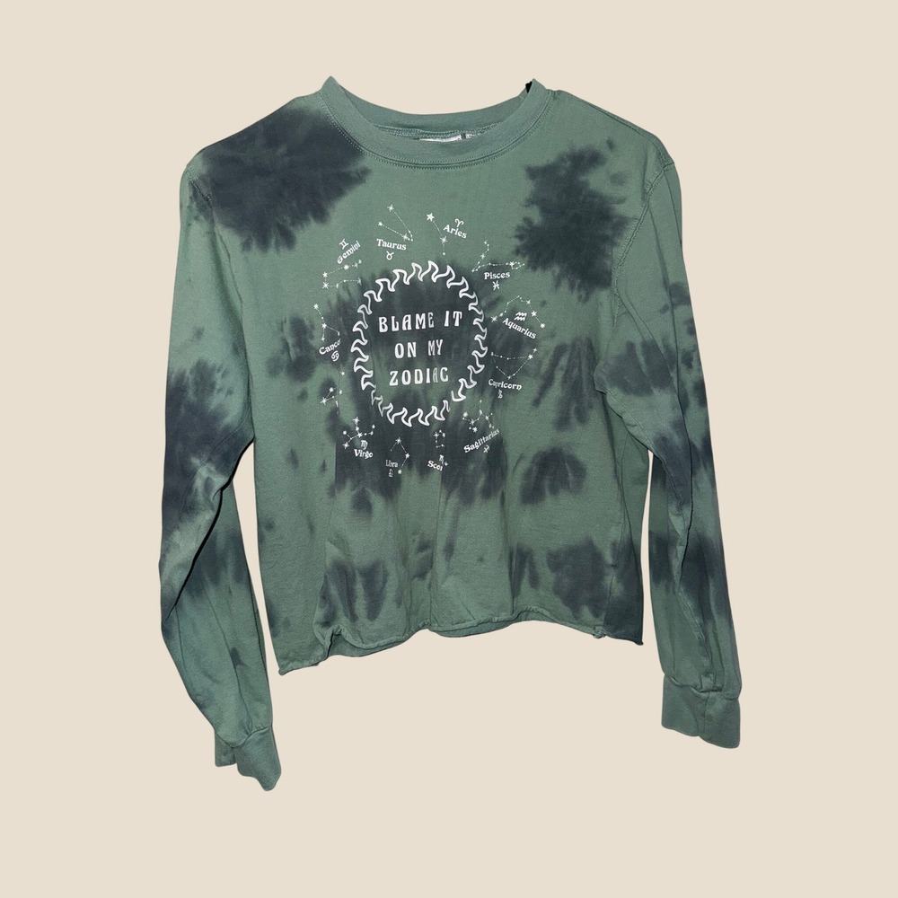 Mighty Fine Blame It On My Zodiac Green Tie Dye Cropped Long Sleeve Tee Small